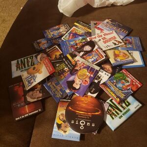 HUGE Lot Of Vintage Disney Movie Button Pins‎ Advertising Promotional Pinbacks